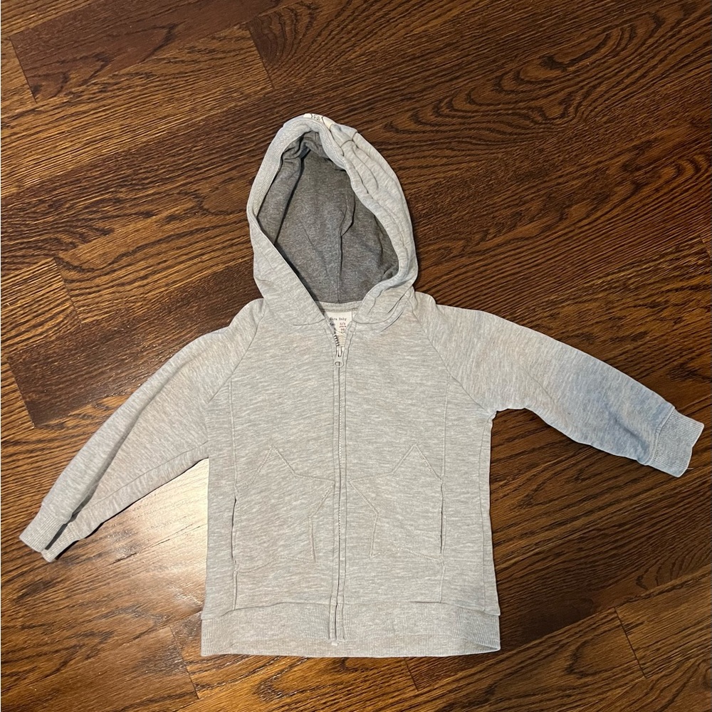 Zara boys sz 2-3 years zipper hoodie grey with star pockets excellent condition